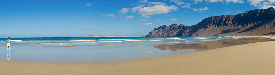 Playa de Famara (www.surfcanarias.com)