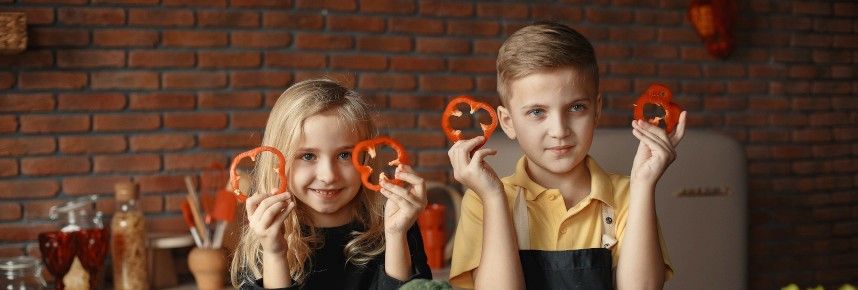 Niños cocinando