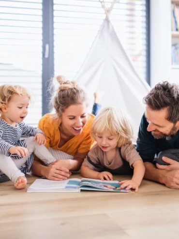 Familia jugando