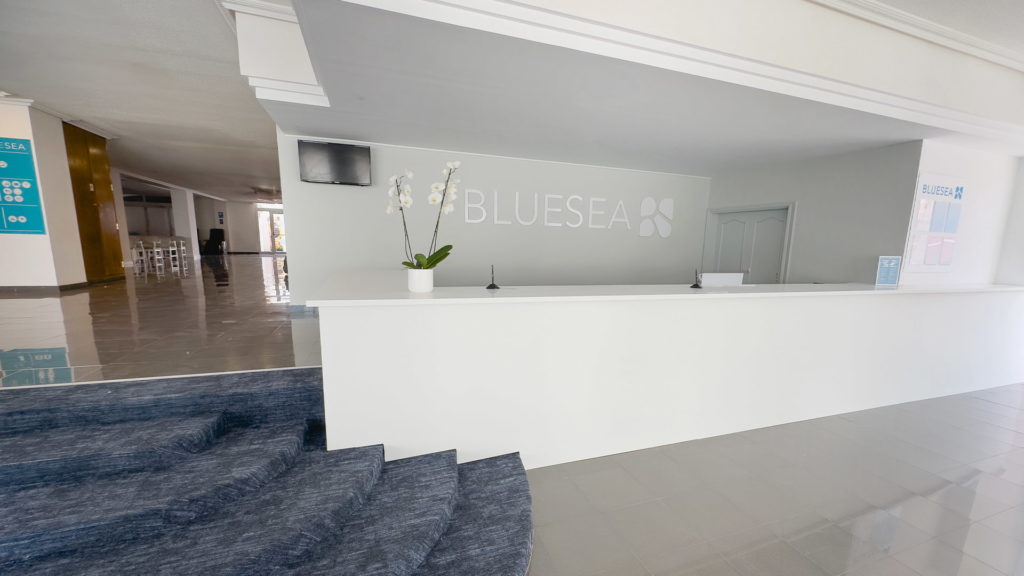 Reception hotel BLUESEA Lagos de Cesar